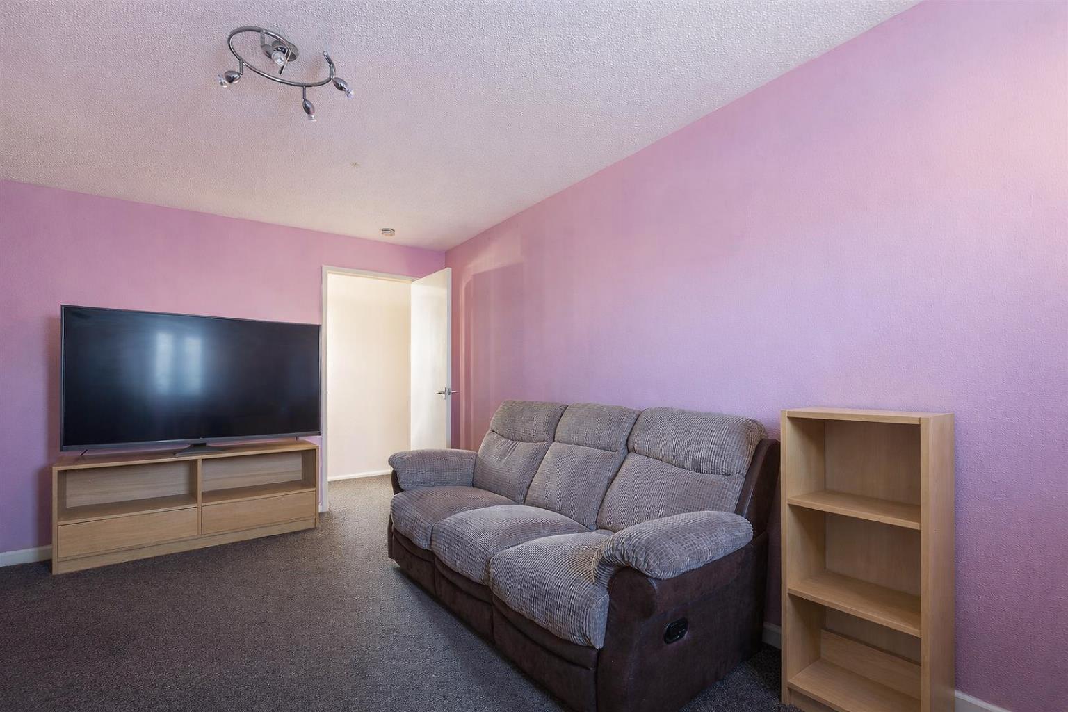 Falconwood Drive, Ely, Cardiff — photograph 4